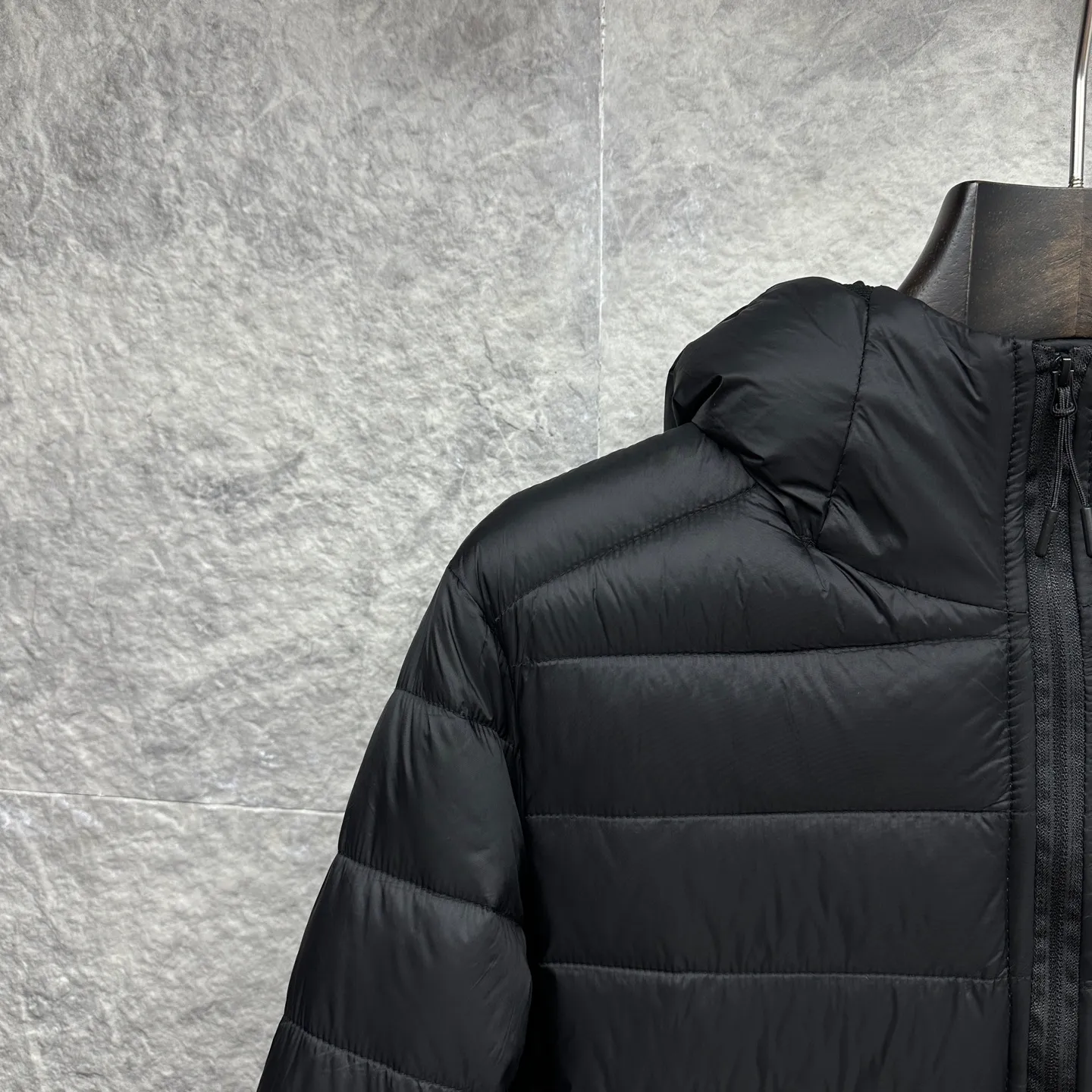 P430 Ralph Lauren 2025 new embroidered logo couple's cotton jacket (removable hood) 🍃High version top quality🍃 💯Using polyester fiber composite custom fabric, excellent breathability, original custom hardware molding, original custom lining all inside, non-pilling, wear-resistant, comfortable and soft, highly wrinkle-resistant, a couple's cotton jacket, original main wheat washed tag packaging👍 Size: M-3XL Color: black